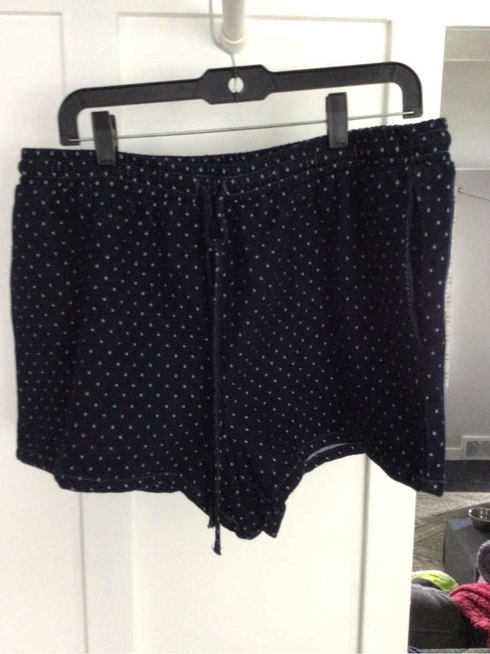 Le Lis Women’s Navy Polka Dot Drawstring Shorts size Large
